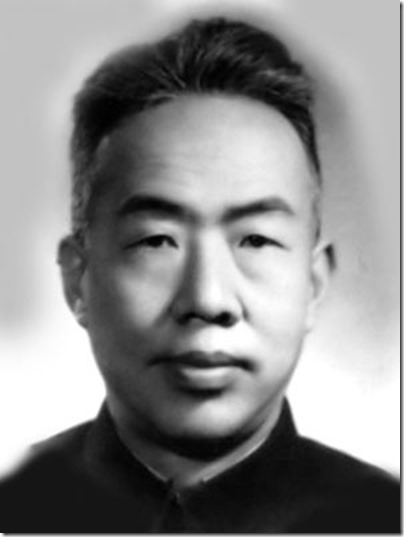 中国近代史 《南渡北归》大师人才的选择 人生道路选择不同 最终海峡两岸人物命运不同！1949年中英街历史经典镜头 张爱玲跑路去美国。老舍投湖。300年出一位的大师陈寅恪被自己人3年就给嚯嚯死了！1966年 傅雷夫妇双双自缢 现钞53.3元 遗言 代付9月份房租 可悲可叹可气！1966年 地质学家谢家荣夫妇先后加入 服药队！两弹元勋姚桐斌被当街活活打死，年仅46岁，凶手10年后伏法，才判15年！钱学森，邓稼先去农场改造了。核弹爆炸第三天去的！1968年中国香港人容国团31岁自杀 终年31岁 新中国体育界第一位世界冠军！中国石油之父萧光琰 1968年 不顾妻子阻拦 放弃美国优越工作条件 回国后参加建设 受尽折磨服药自杀 年仅48岁！1968年文革期间被关押殴打后，与妻子甄素辉和女儿先后服安眠药自杀！李政道老师束星北 爱因斯坦助手 放弃美国高薪 回国打扫20年厕所！胡适反诈大师，救不了自己留在中国大陆的儿子胡思社！胡思社 和 父亲 胡适 划清界限 胡适儿子胡思社留在中国大陆在1957年定为”右派“，经历无尽折磨后，自缢死亡！1968年10月16日，“清理阶级队伍”时，物理学家饶毓泰在北京大学燕南园51号上吊自杀身亡。1968年10月26日，赵九章被迫害在北京服安眠药自杀 ，享年61岁。中国计算机之父 中国第一位程序员董铁宝放弃美国所有待遇，回国后于1968年含恨吊死在北大校门口！！！